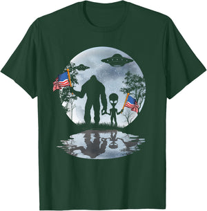 Alien Bigfoot Sasquatch UFO Extraterrestrial Kids Men T-Shirt - T-Shirt | Forest