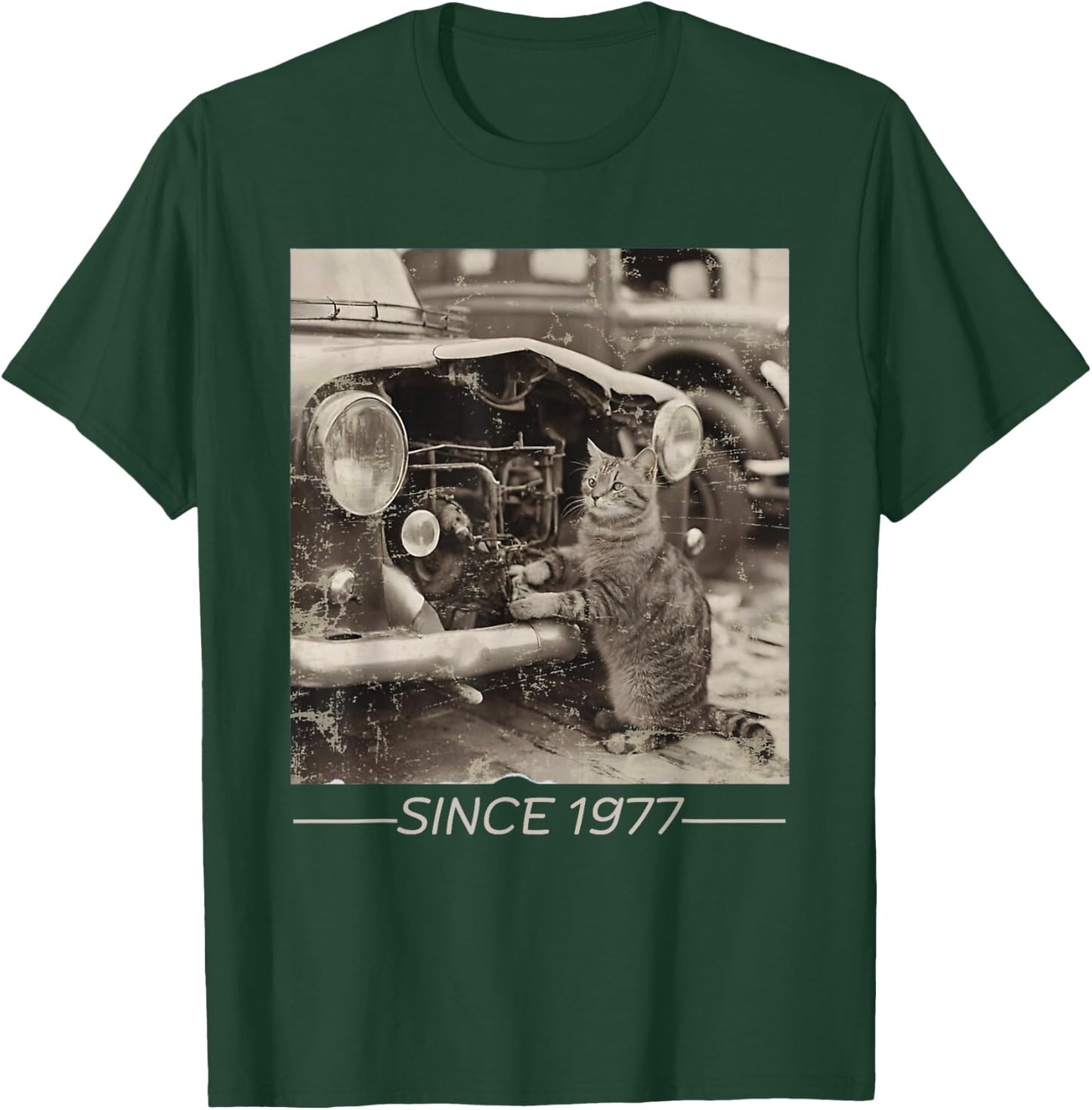 Cat Repairing a Car Vintage Car Mechanic Cat Lovers T-Shirt - T-Shirt | Forest