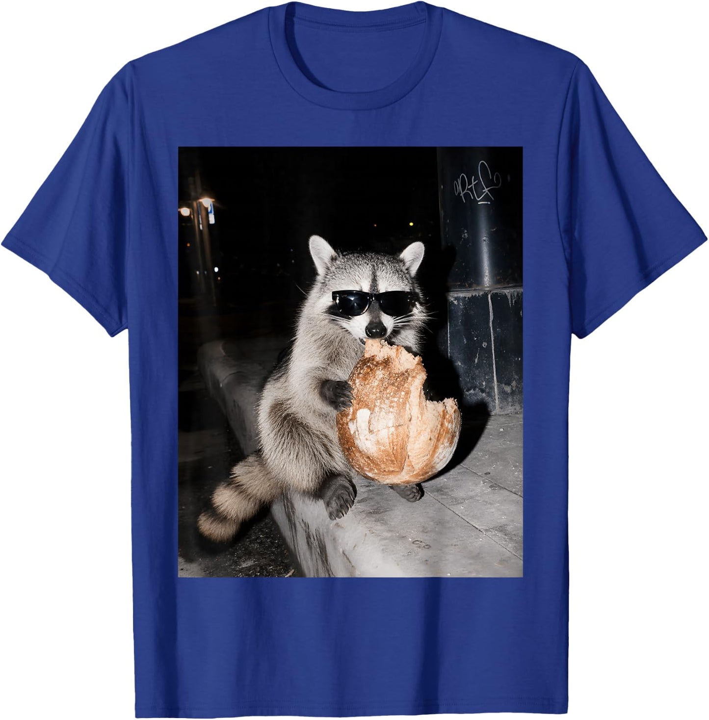 Funny Raccoon Eating Sourdough Bread On The Street Baking T-Shirt - T-Shirt | Royal