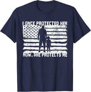 I once protected her now she protects me military daughter T-Shirt - T-Shirt | Navy