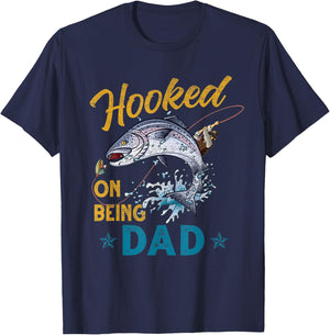 Vintage Hooked On Being Dad Funny Fishing Fathers Day T-Shirt - T-Shirt | Navy