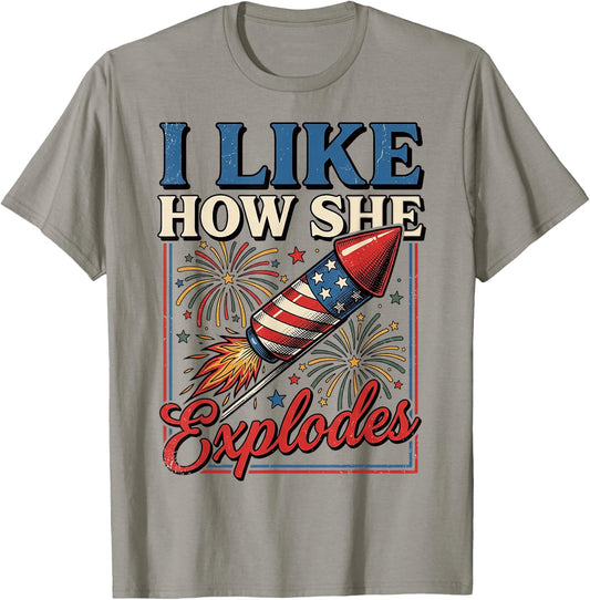 I Like How She Explodes 4th of July Couples Men T-Shirt - T-Shirt | Sand