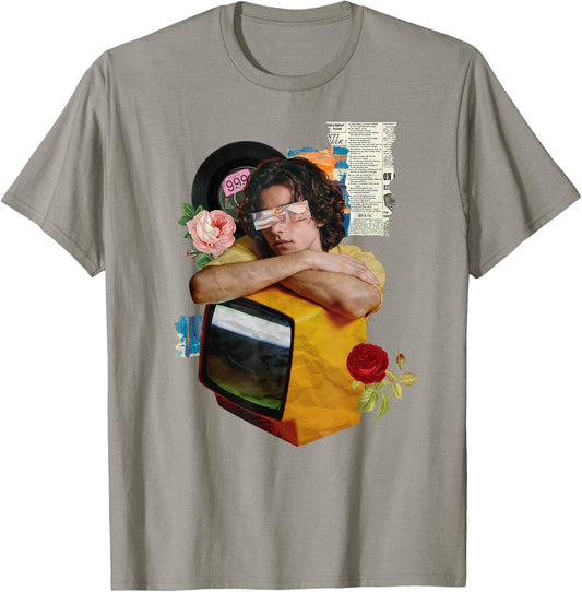 Retro Wrapped Paper TV Girl T-Shirt - T-Shirt | Sand