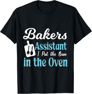 Bakery assistant I put the roll in the oven T-Shirt - T-Shirt | Black