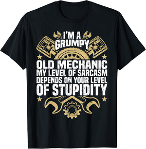 I'm A Grumpy Old Mechanic, Engine Quote, Motor, Car, Garage T-Shirt - T-Shirt | Black