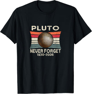 Geek School Chemist Teacher scientific Pluto never forget T-Shirt - T-Shirt | Black