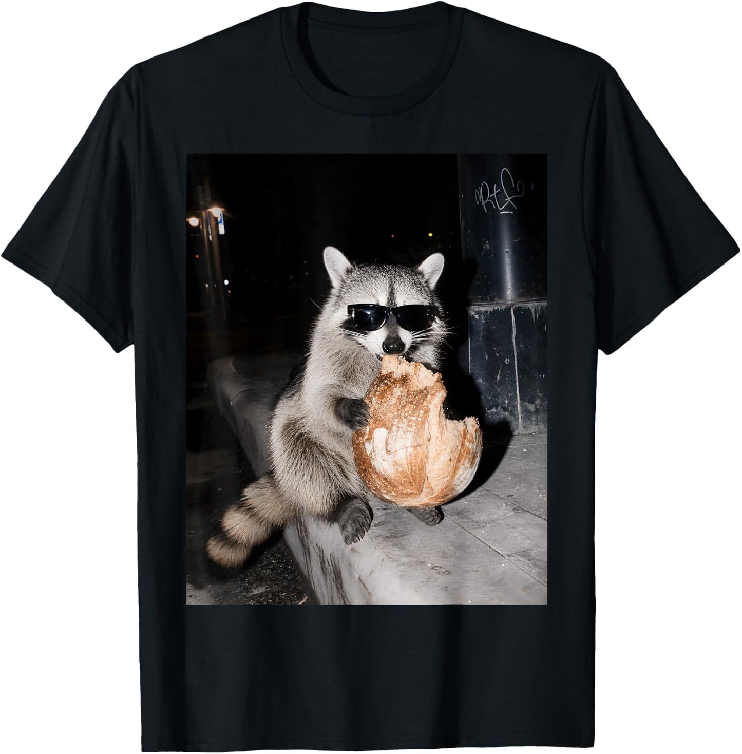 Funny Raccoon Eating Sourdough Bread On The Street Baking T-Shirt - T-Shirt | Black